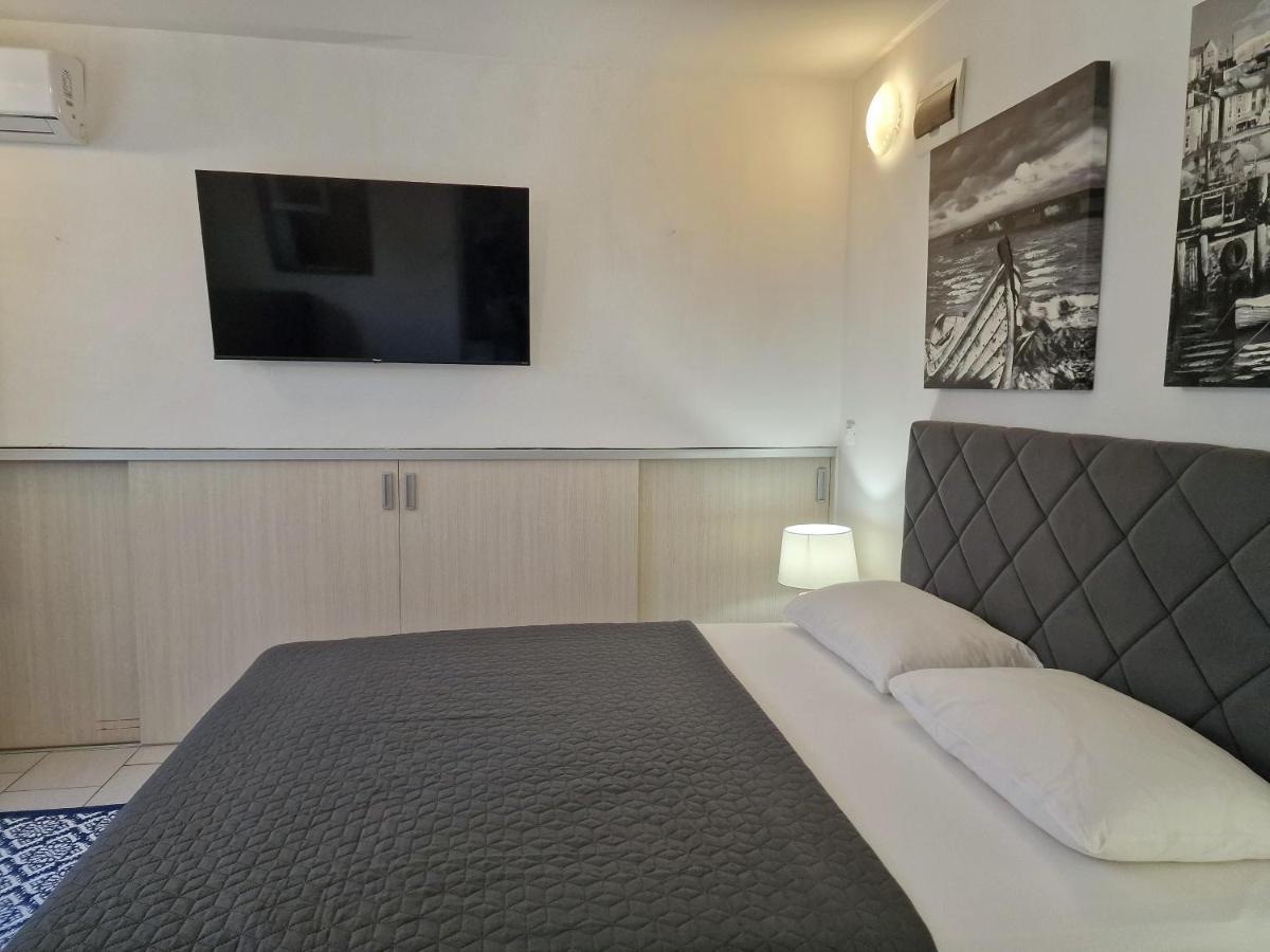 Apartment Stay Inn สปลิท ภายนอก รูปภาพ
