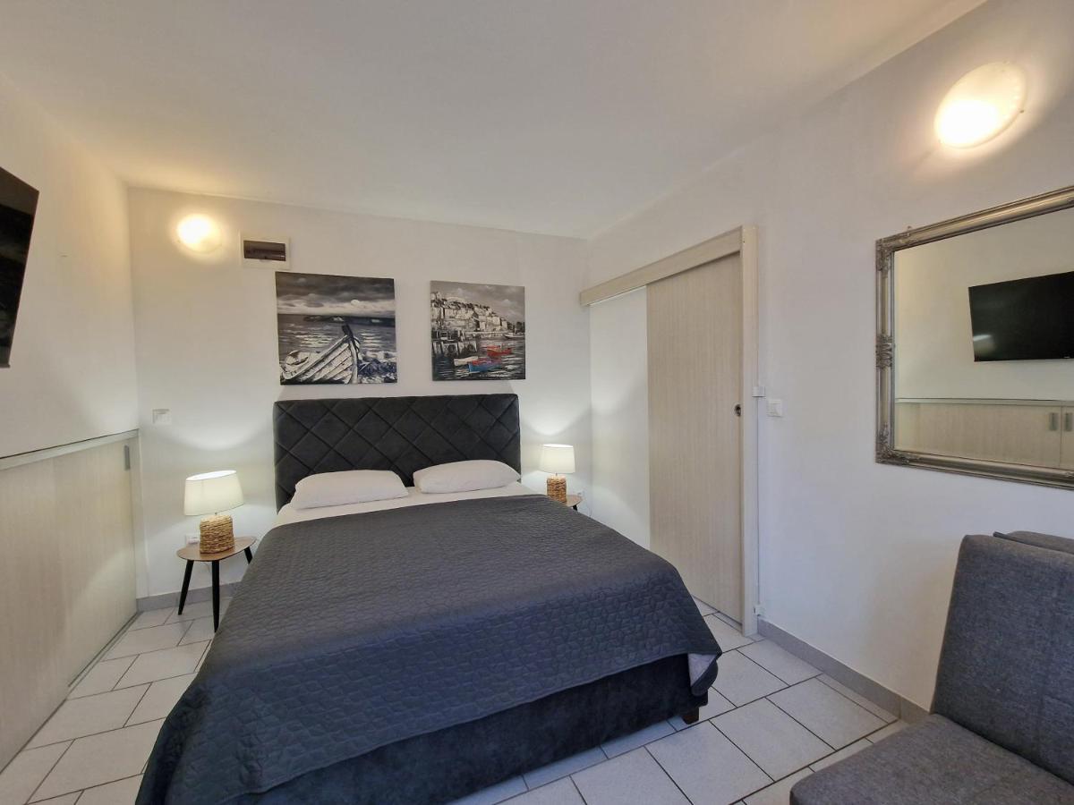 Apartment Stay Inn สปลิท ภายนอก รูปภาพ