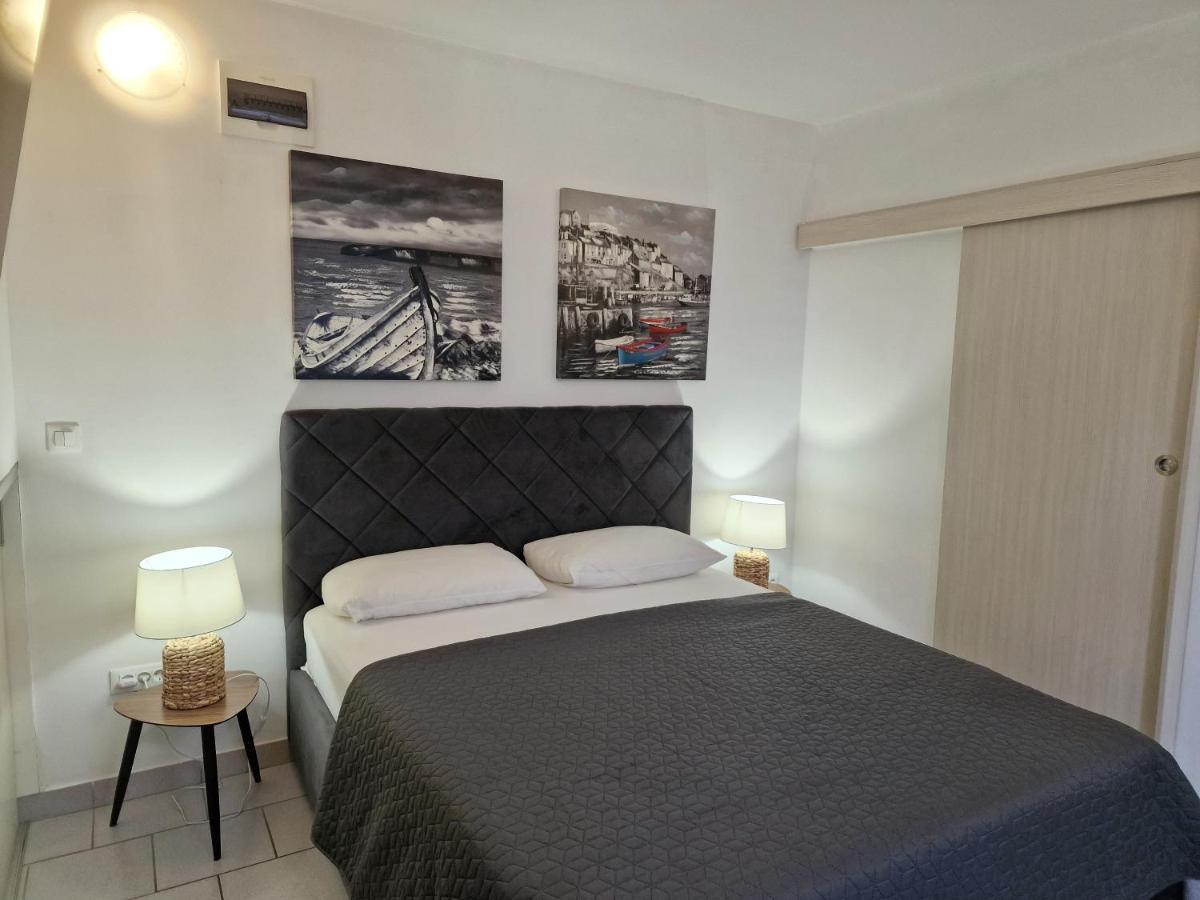 Apartment Stay Inn สปลิท ภายนอก รูปภาพ