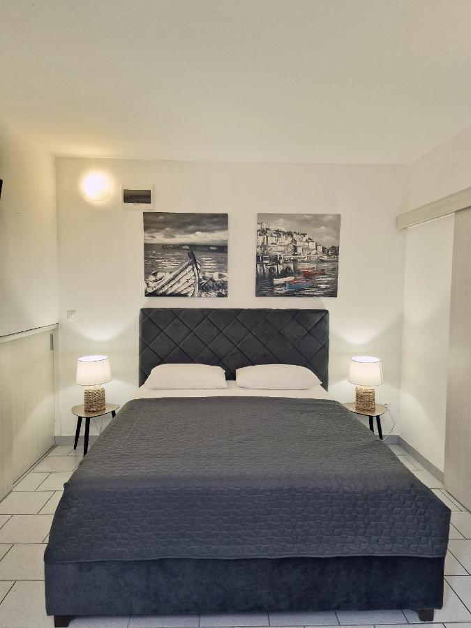 Apartment Stay Inn สปลิท ภายนอก รูปภาพ
